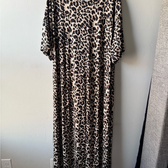 SHEIN Leopard Print Maxi Dress - Picture 2 of 10